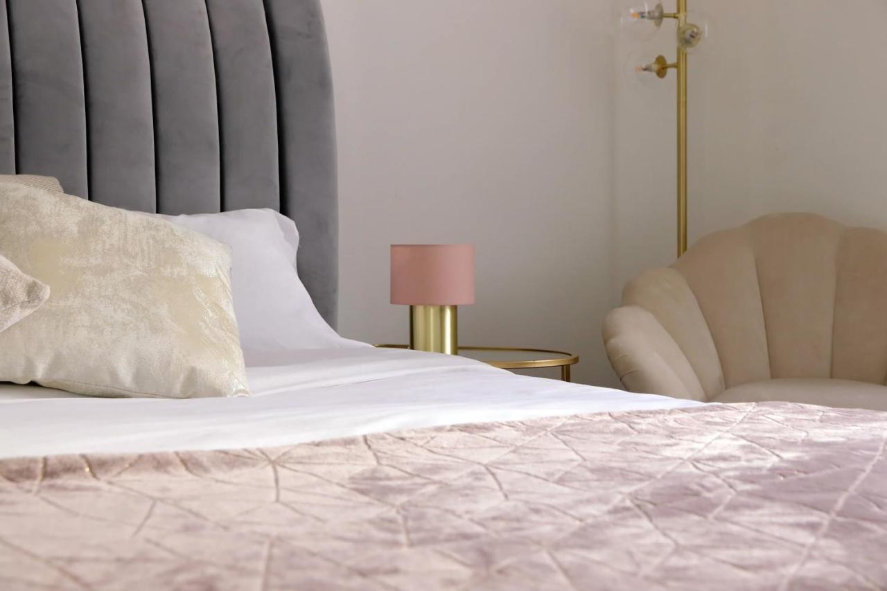 Domus Lou Elegante Appartamento In Trastevere Roma Kültér fotó
