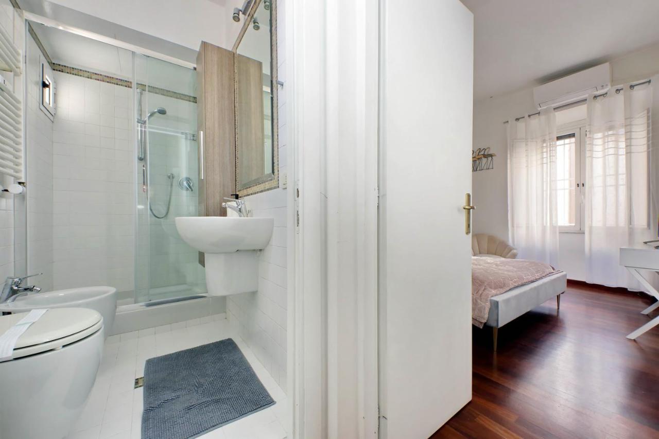 Domus Lou Elegante Appartamento In Trastevere Roma Kültér fotó