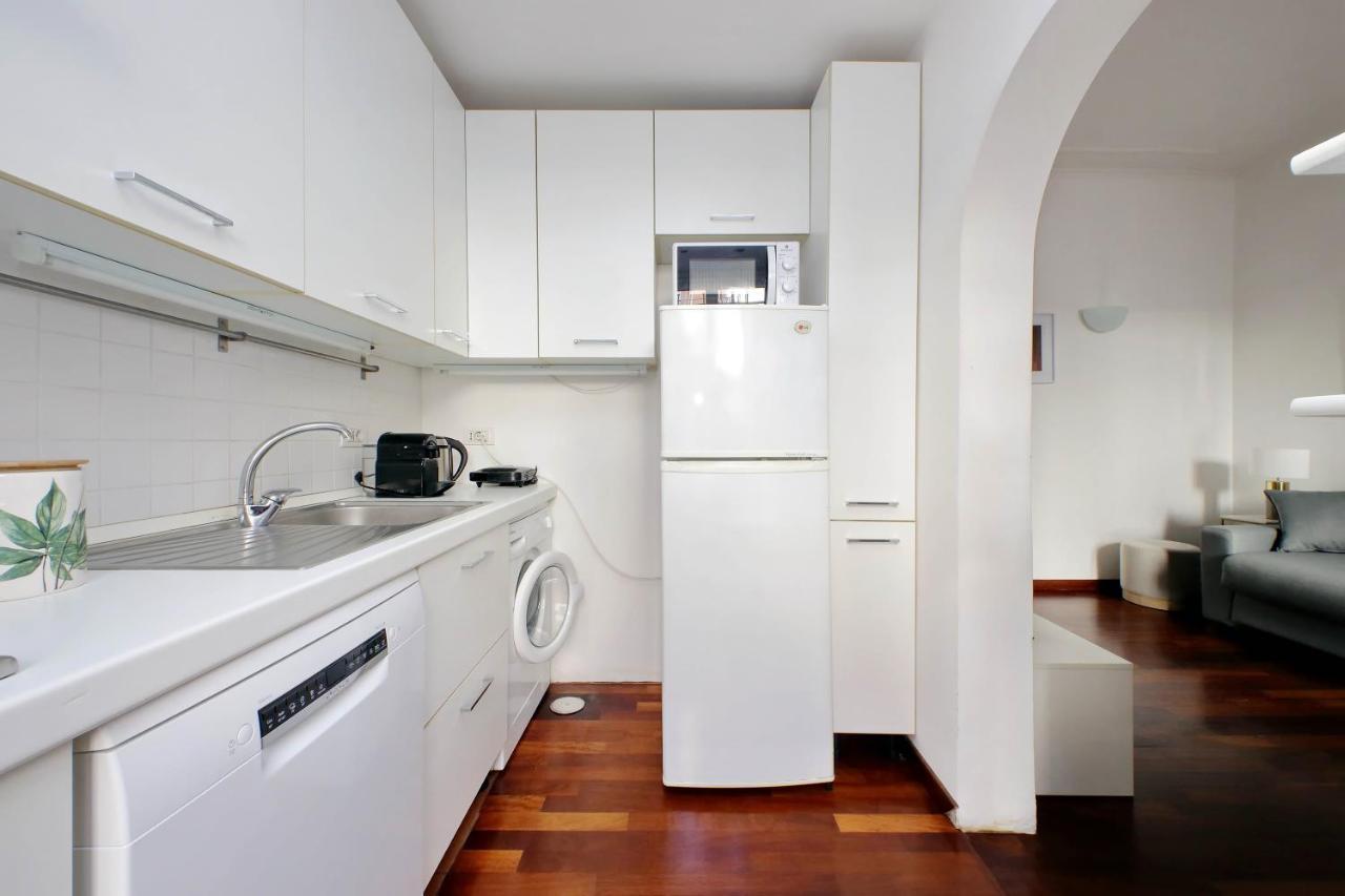 Domus Lou Elegante Appartamento In Trastevere Roma Kültér fotó
