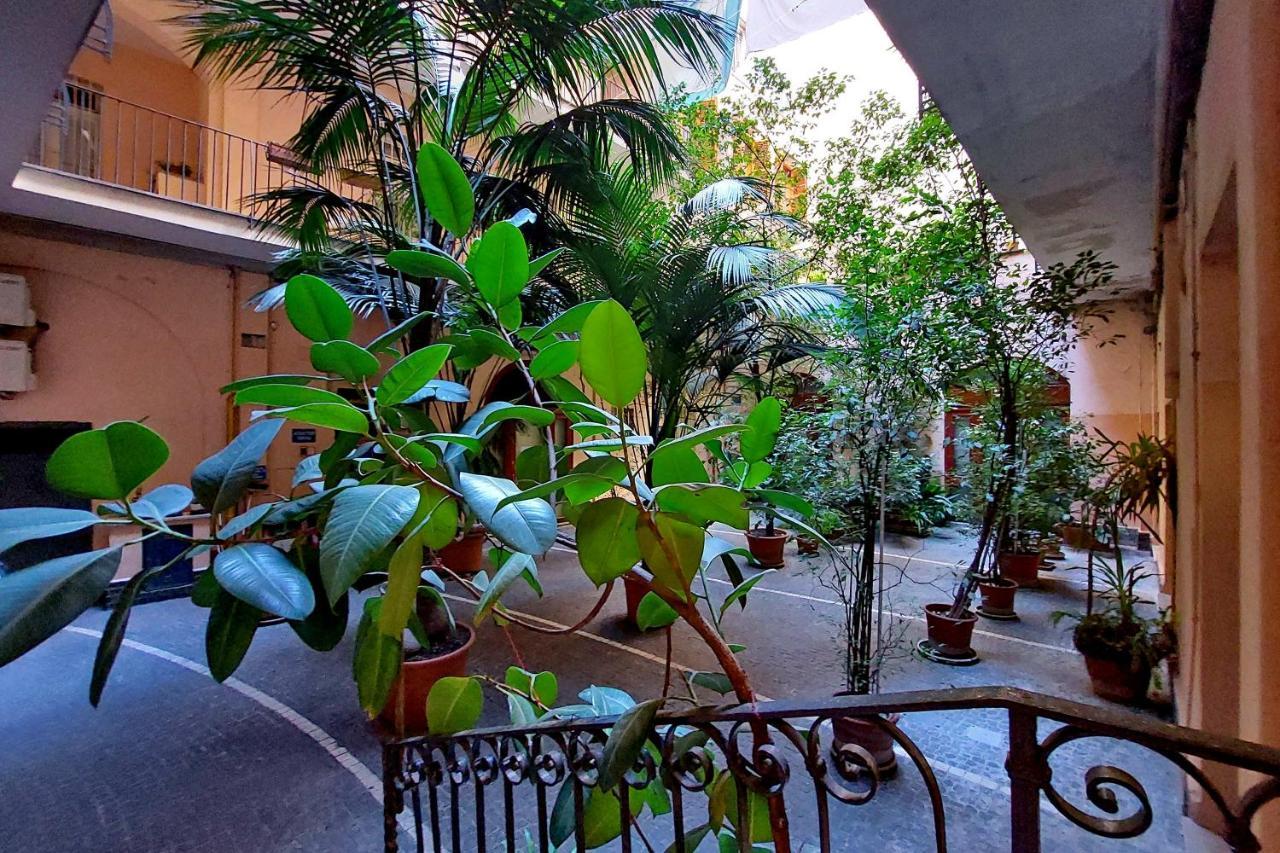 Domus Lou Elegante Appartamento In Trastevere Roma Kültér fotó